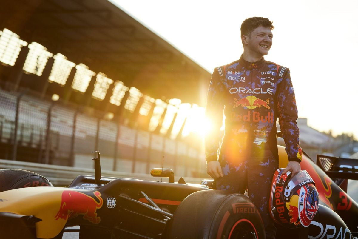 Šampion Sebastian Job na putovanju života: Od simulatora do vožnje bolida Formule 1 Šampion Sebastian Job na putovanju života: Od simulatora do vožnje bolida Formule 1
