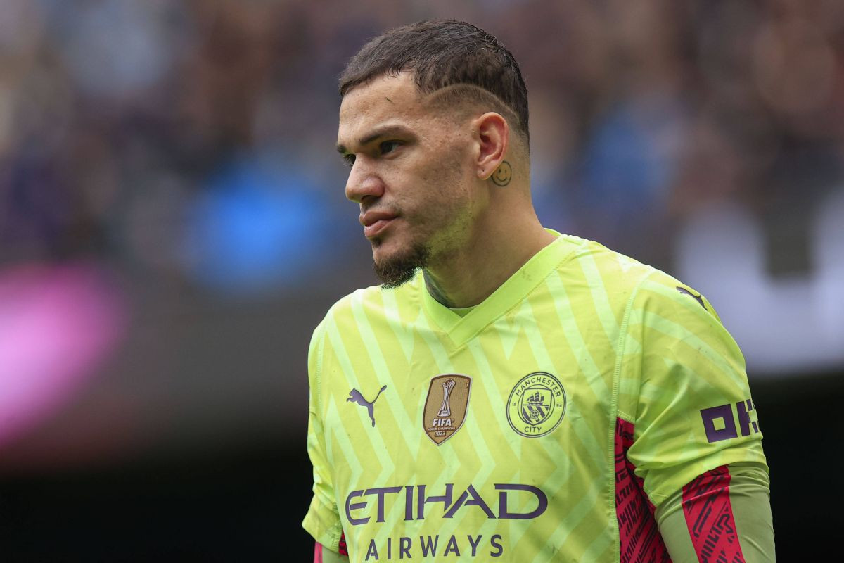 Ederson ne ide u Saudijsku Arabiju, ali je Al Ittihad ekspresno doveo srpskog golmana! Ederson ne ide u Saudijsku Arabiju, ali je Al Ittihad ekspresno doveo srpskog golmana!
