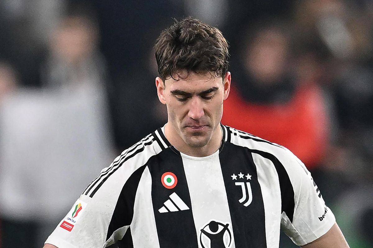 Vlahović brutalno spušten na zemlju! Srbin otpisan u Juventusu, pa saznao za koliko ga novca prodaju Vlahović brutalno spušten na zemlju! Srbin otpisan u Juventusu, pa saznao za koliko ga novca prodaju
