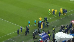 Haotične scene stižu iz Bukurešta: Igrači Kosova pobjegli u svlačionice, sudije s njima, a Rumuni...