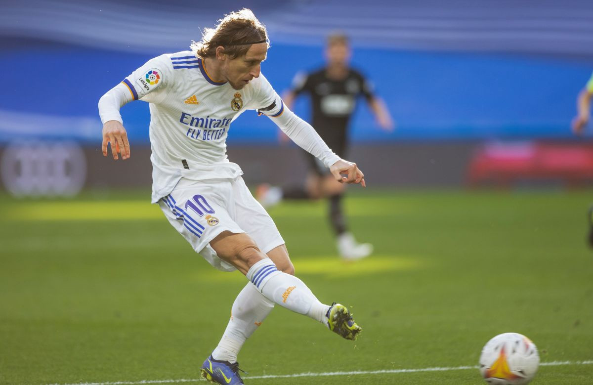 Luka Modrić pred potpisom Luka Modrić pred potpisom