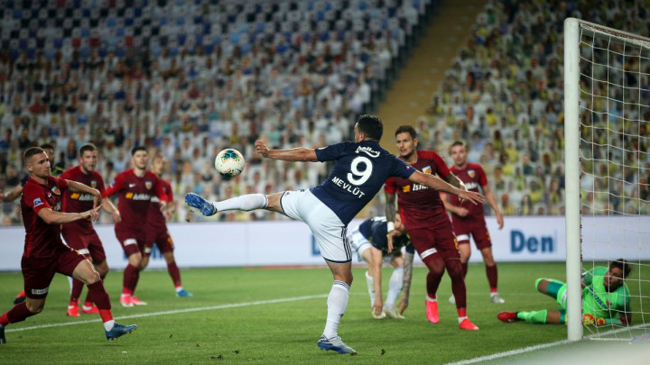 Kad neće-neće: Fenerbahce nije došao do pobjede ni sa dva igrača više
