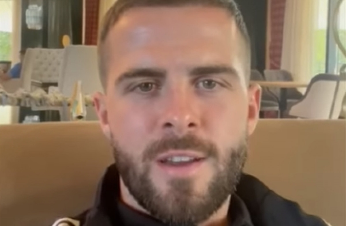 Miralem Pjanić čestitao Željezničaru 100. rođendan Miralem Pjanić čestitao Željezničaru 100. rođendan