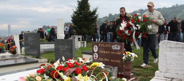 Navijači Sarajeva posjetili Vedranov grob