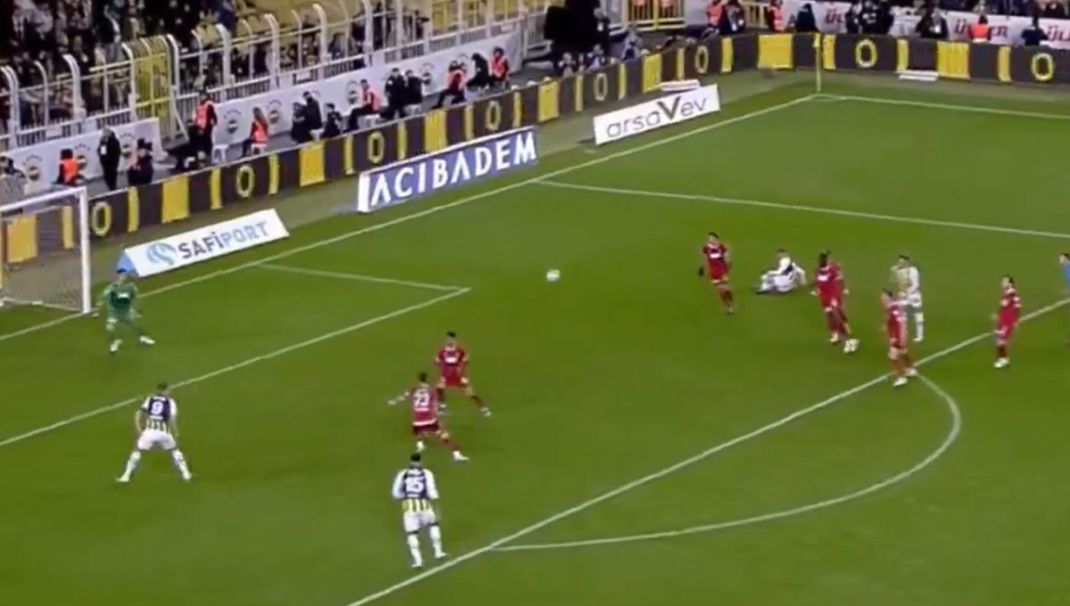 Edin Džeko namjestio jedan gol, pa onda i sam pogodio!