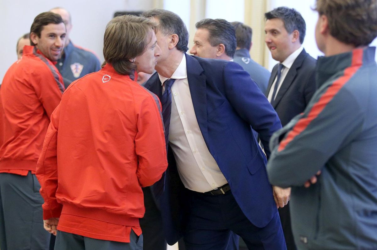 Otkriveno kojom rečenicom se Zdravko Mamić riješio Luke Modrića, uslijedio je nevjerovatan epilog Otkriveno kojom rečenicom se Zdravko Mamić riješio Luke Modrića, uslijedio je nevjerovatan epilog