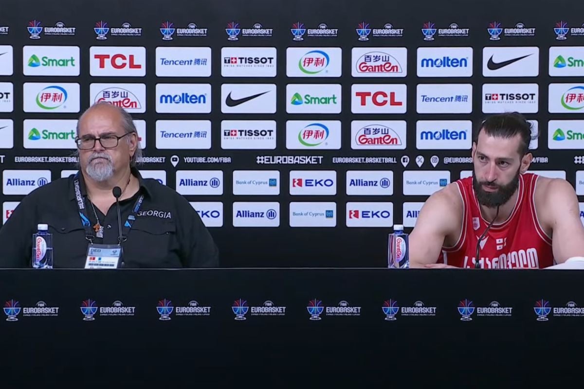 Džikić o odlučujućem susretu: "Biće to prava borba, neke igrače sam trenirao, a neke volim privatno" Džikić o odlučujućem susretu: "Biće to prava borba, neke igrače sam trenirao, a neke volim privatno"