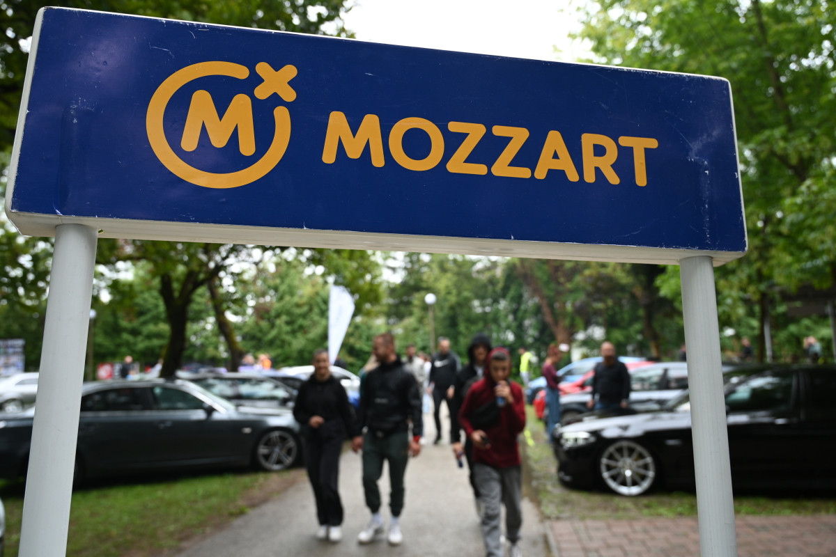 Mozzart uz ljubitelje automobila u Živinicama i Bihaću Mozzart uz ljubitelje automobila u Živinicama i Bihaću