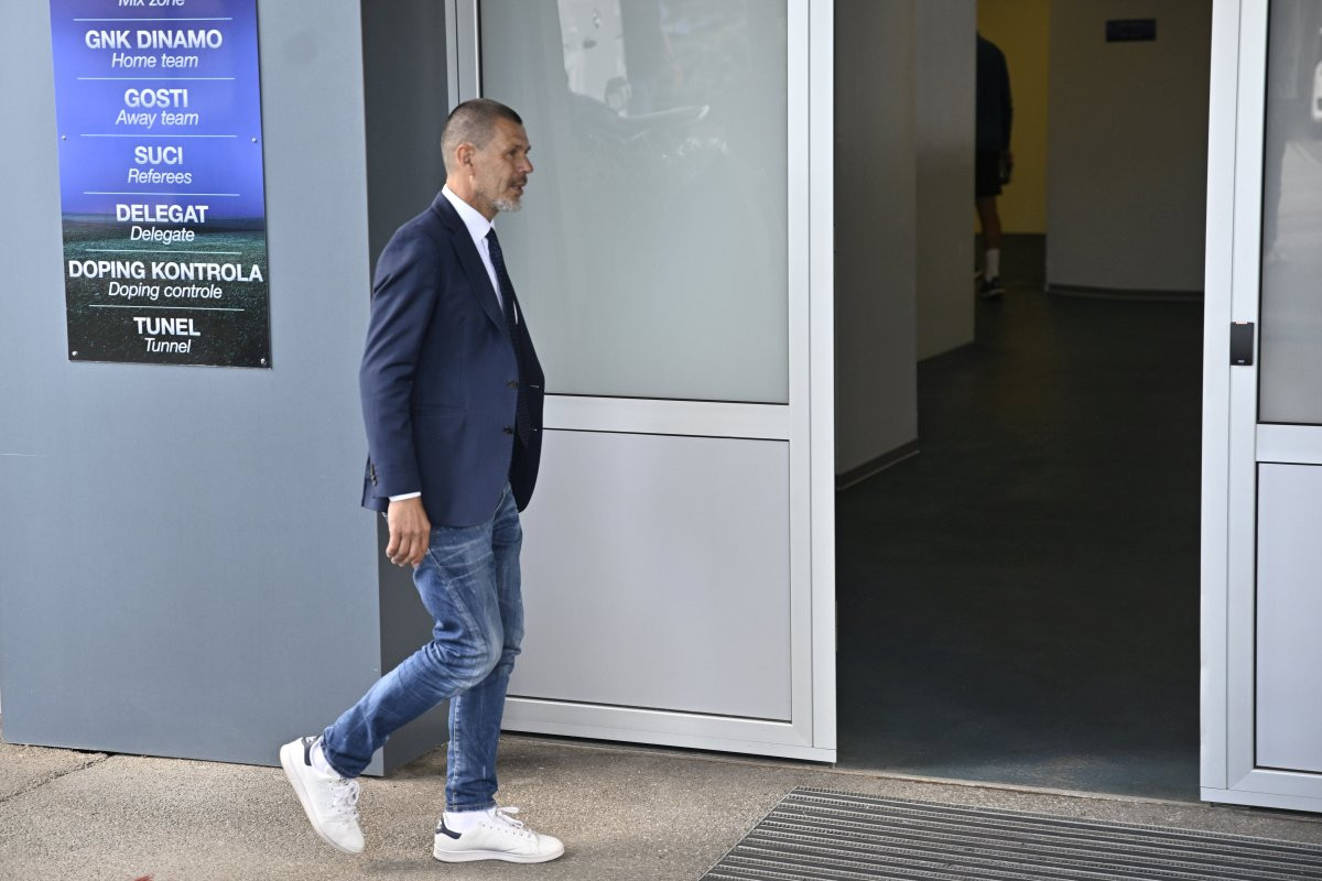 Rekao je Bobanu da će igrati za 750.000 eura i poslan je preko vrata, sad je pred vrhunskim potpisom Rekao je Bobanu da će igrati za 750.000 eura i poslan je preko vrata, sad je pred vrhunskim potpisom