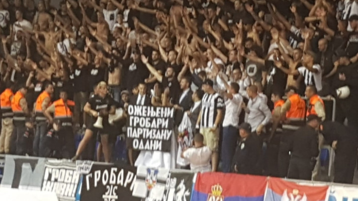 Pobjednici dana: Sa vlastite svadbe mladenci došli među navijače
