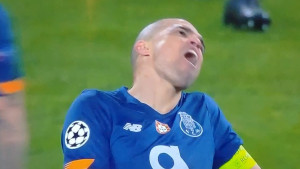 Pepe komično ispratio 'valjanje' Alvara Morate
