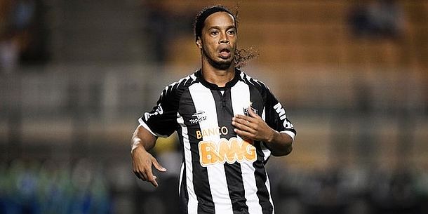 Ronaldinho nagovijestio povratak u PSG