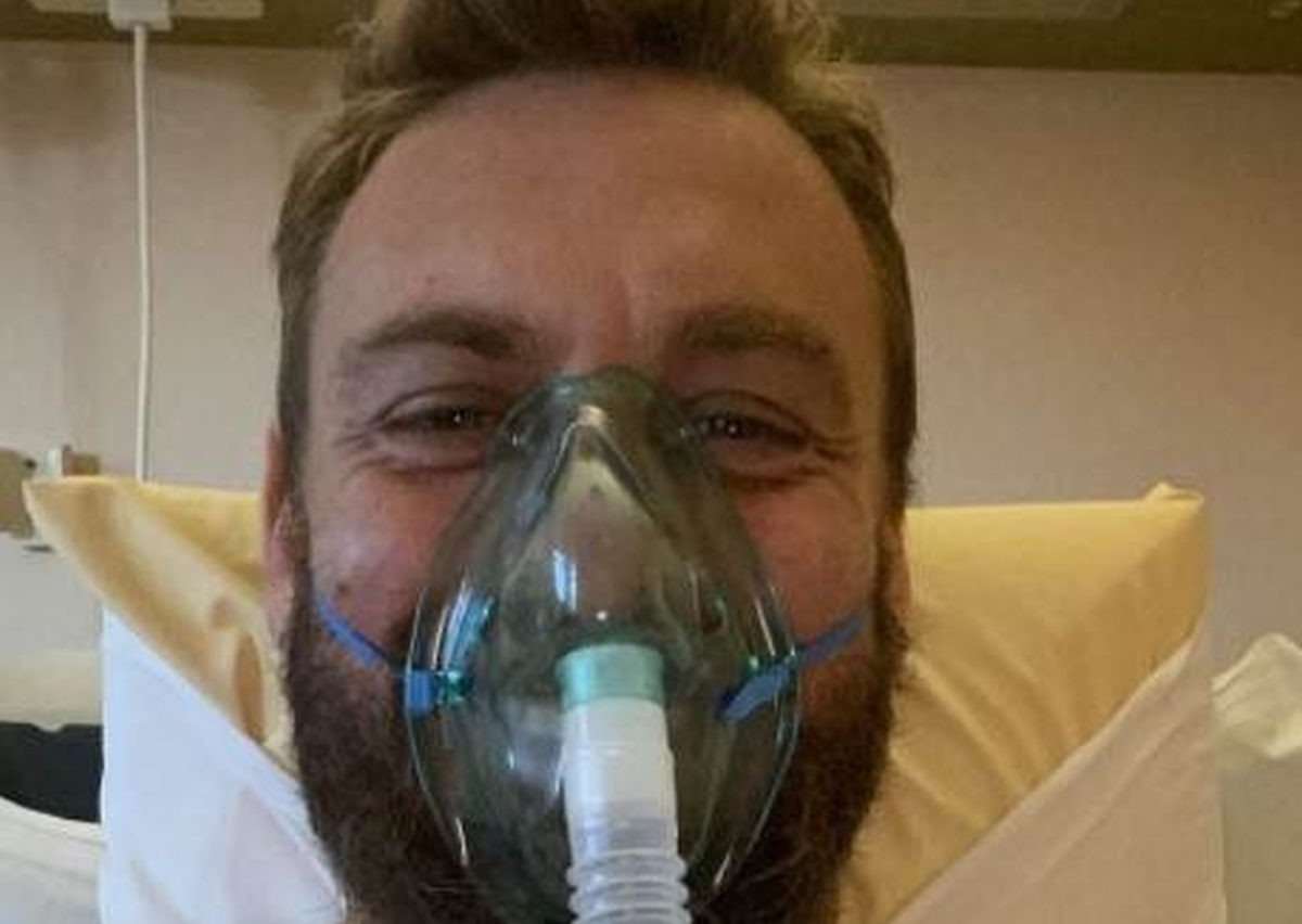 De Rossi koristi masku s kisikom zbog otežanog disanja, ali svejedno je nasmijan
