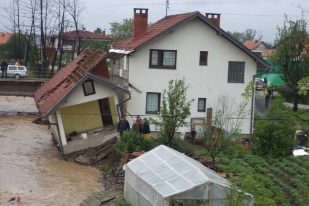 Navijači Željezničara pomažu građanima BiH Navijači Željezničara pomažu građanima BiH
