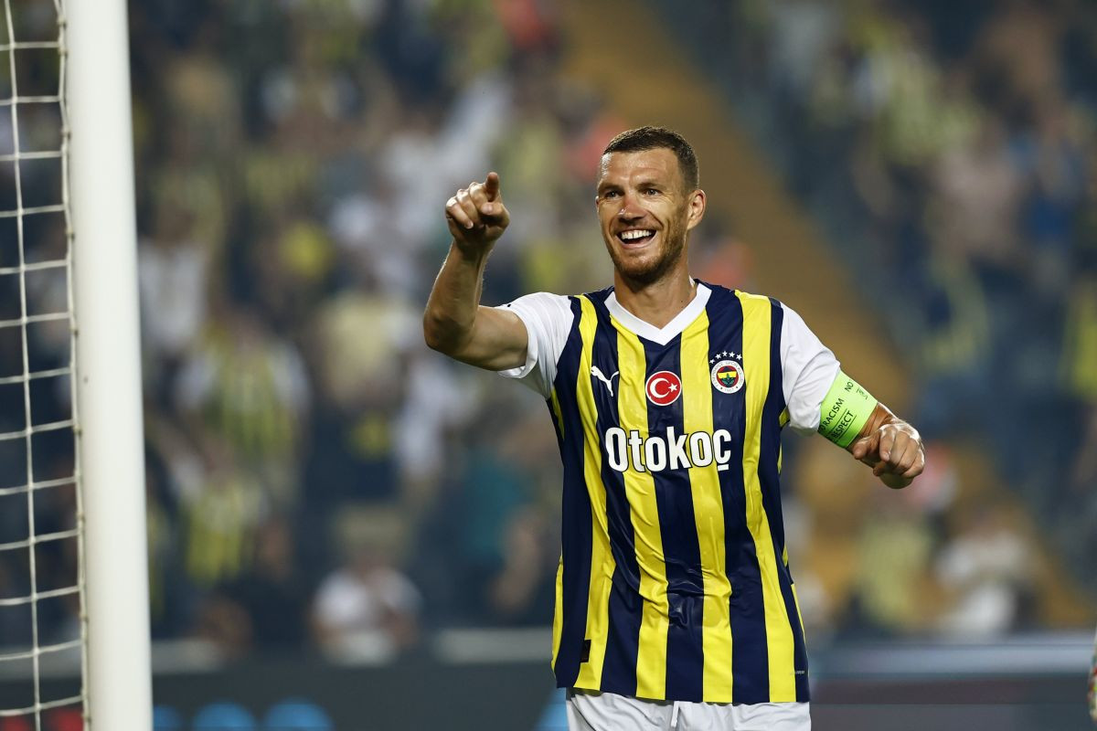 Nije mogao ni sanjati bolji debi: Džeko zabio gol i upisao dvije asistencije u pobjedi Fenerbahčea! Nije mogao ni sanjati bolji debi: Džeko zabio gol i upisao dvije asistencije u pobjedi Fenerbahčea!