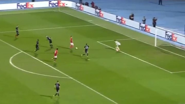 Cijeli stadion je utihnuo: Livaković fantastičnom odbranom spasio Dinamo