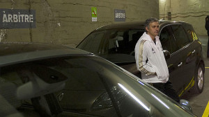 Ušao u svlačionicu, ali bolje da nije: Mourinho je umalo dobio kopačku u glavu i to od sudije!