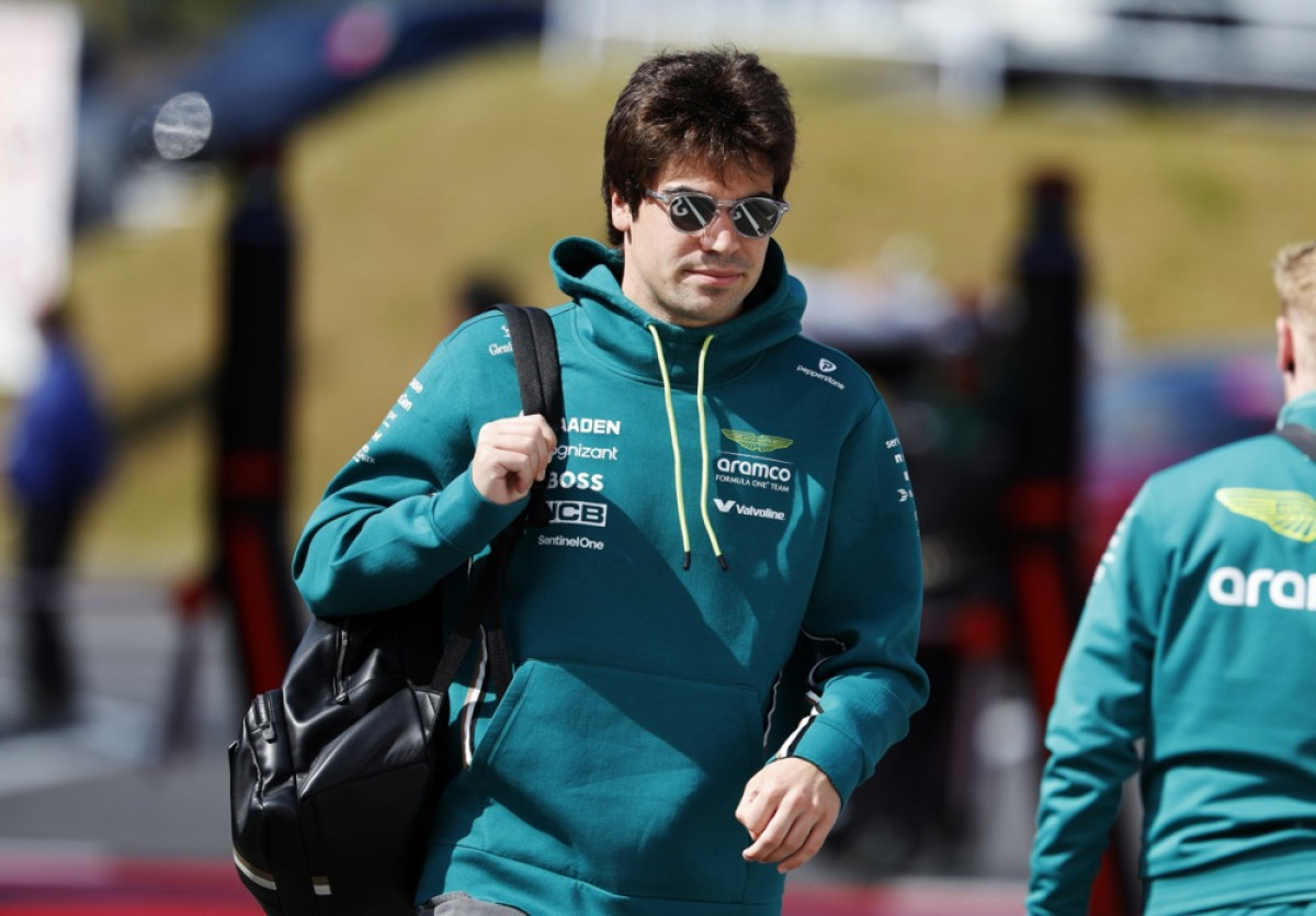 Lance Stroll bacio kacigu u boksu Aston Martina i tako se ponovno ozlijedio? Lance Stroll bacio kacigu u boksu Aston Martina i tako se ponovno ozlijedio?