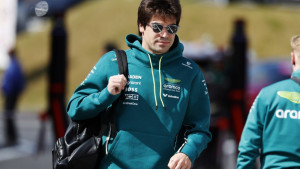 Lance Stroll bacio kacigu u boksu Aston Martina i tako se ponovno ozlijedio?