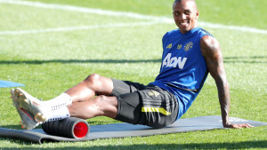 Manchester United ponudio novi ugovor Ashleyju Youngu