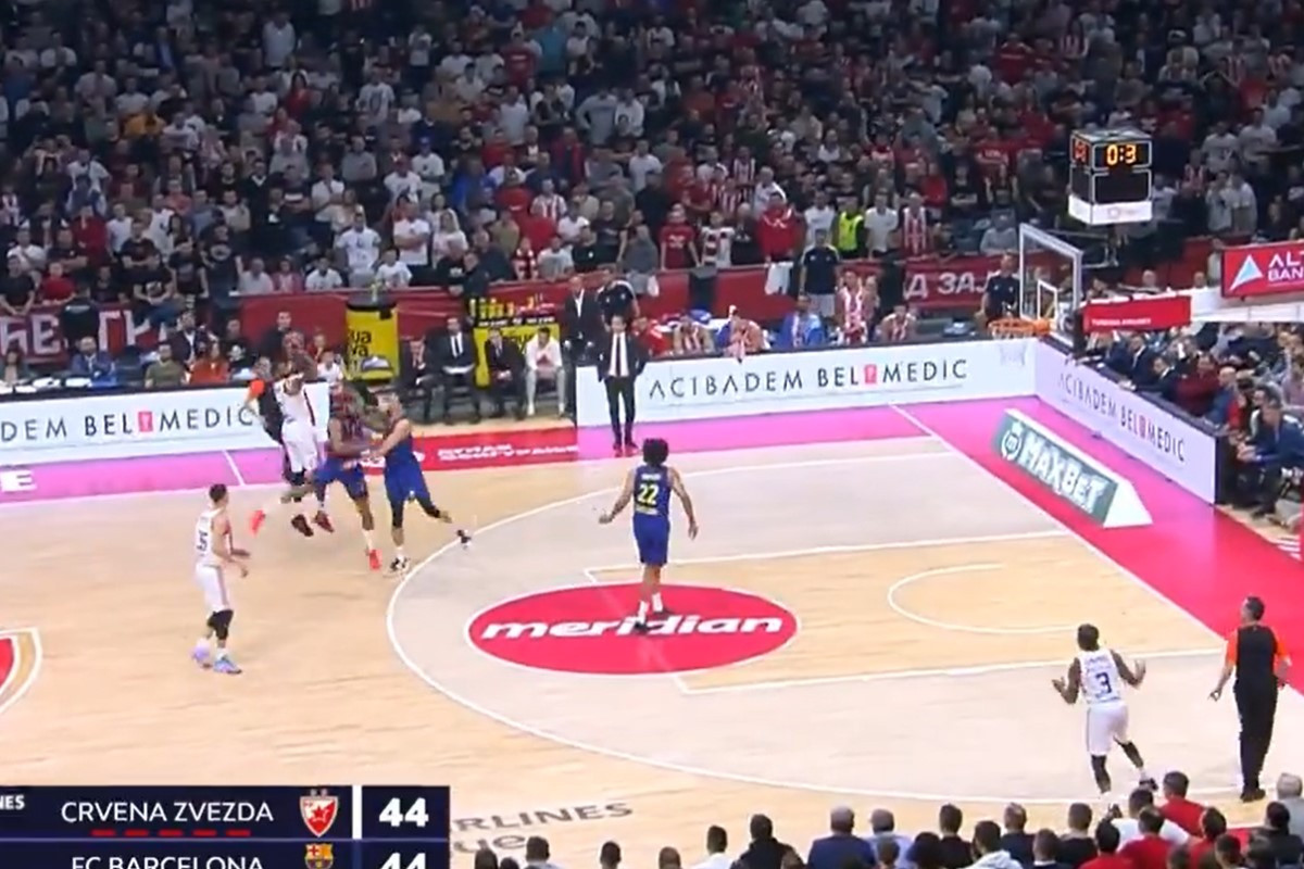 Pa da li je ovo moguće: Miller-McIntyre ispustio loptu 0.2 stotinke prije kraja i donio vodstvo!