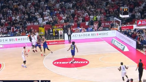 Pa da li je ovo moguće: Miller-McIntyre ispustio loptu 0.2 stotinke prije kraja i donio vodstvo!