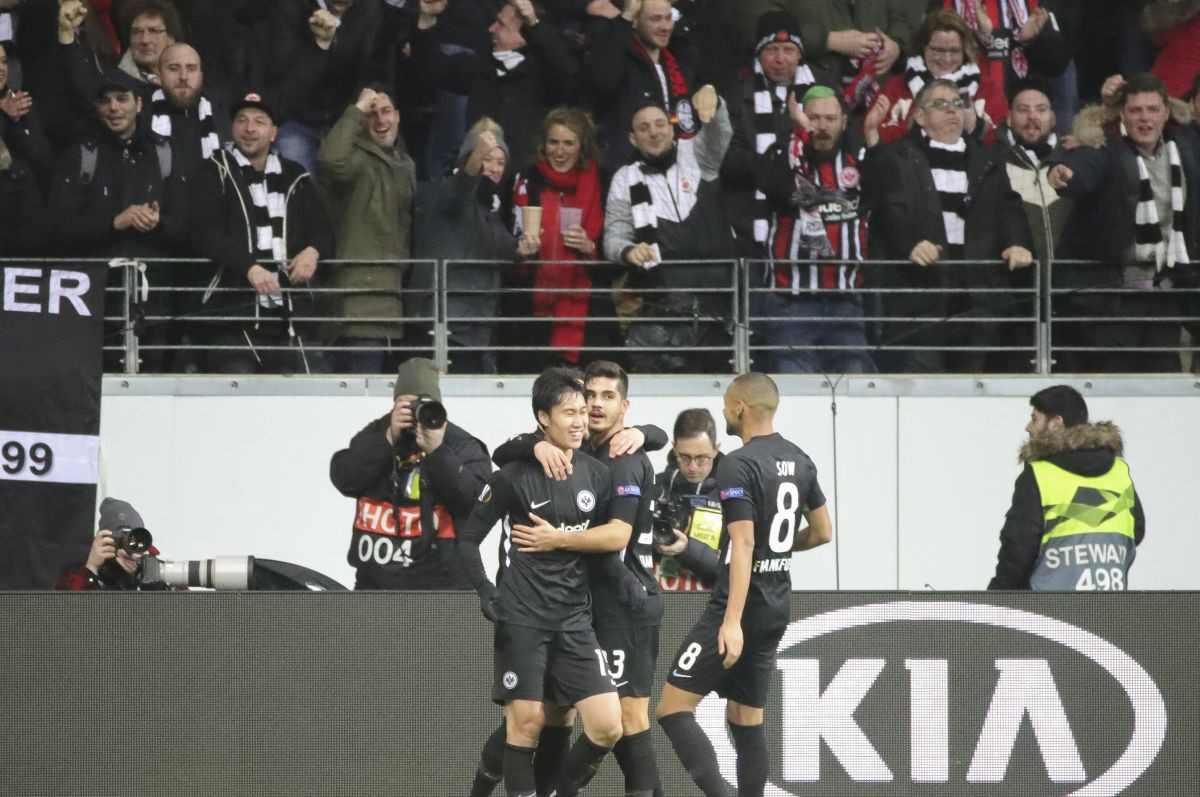 Salzburgova noćna mora na Commerzbank Areni: Savršeni hat-trick Eintrachtovog Japanca