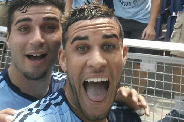 Gol proslavio uz  selfie sa timskim kolegom i navijačima