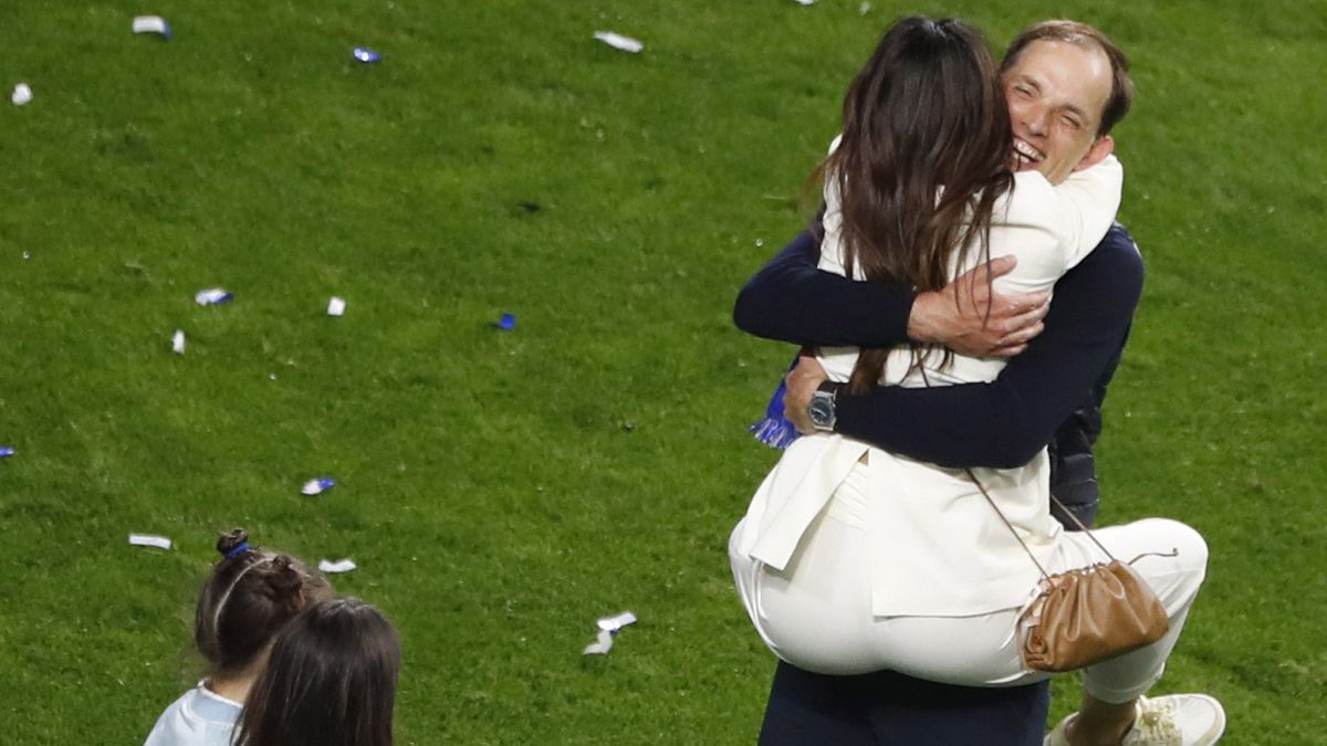Potrčala je Učitelju u zagrljaj: Ko je žena koja je zaskočila Tuchela nakon osvojene Lige prvaka?