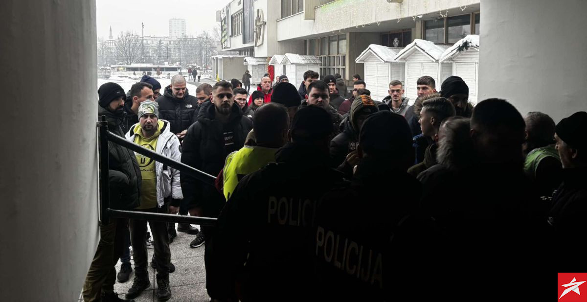 Dvorana puna sat prije finala, želite li ući - požurite! Dvorana puna sat prije finala, želite li ući - požurite!