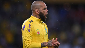 Xavi saopštio Alvesu da neće igrati Evropsku ligu, ali takvu reakciju Brazilca nije očekivao