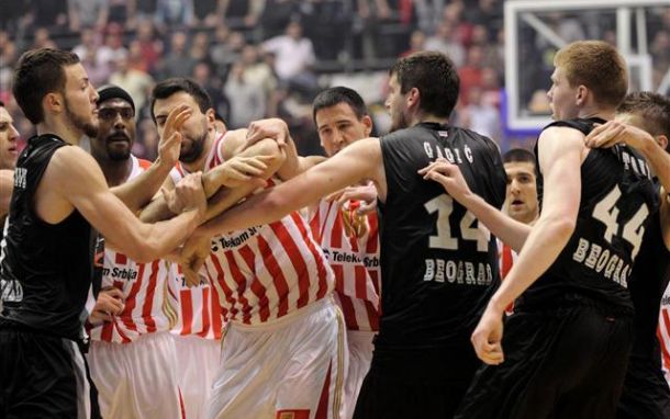 Vujošević i Bertrans suspendovani, Zvezda bez publike Vujošević i Bertrans suspendovani, Zvezda bez publike