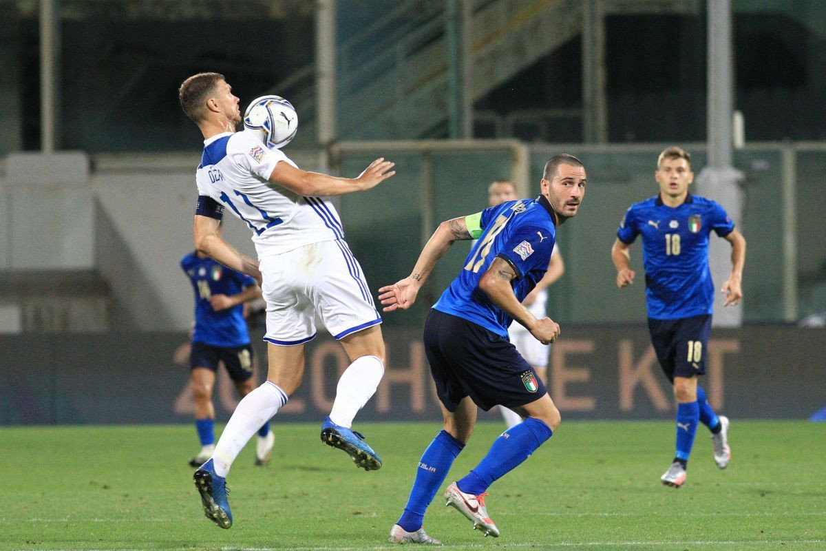 UEFA objavila fotografiju s meča Italija i BiH uz pitanje: Ko nedostaje?