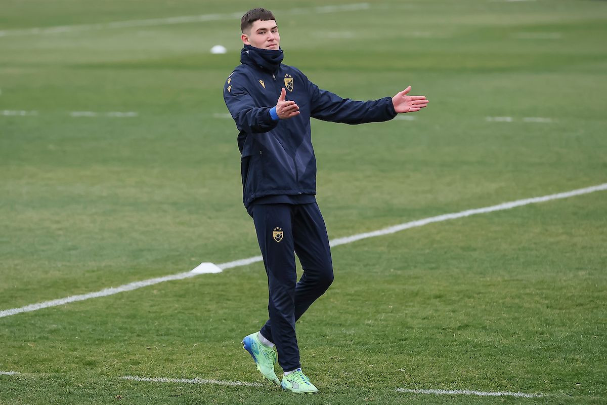 Crvena zvezda puni kasu: Maksimovića ne želi samo Liverpool, još sedam klubova u utrci za potpis Crvena zvezda puni kasu: Maksimovića ne želi samo Liverpool, još sedam klubova u utrci za potpis