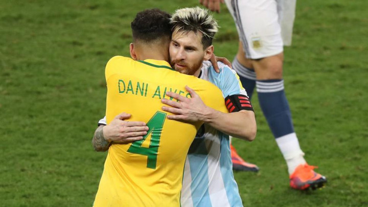 Dani Alves po prvi put u životu kritikovao Lionela Messija