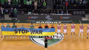 Svi su podigli transparent osim igrača Crvene zvezde