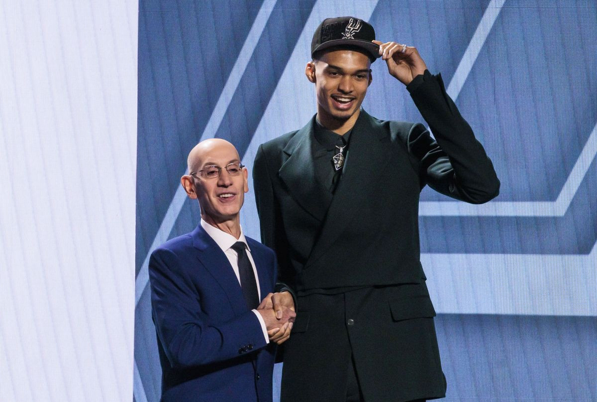 Victor Wembanyama očekivano izabran kao prvi pick na NBA draftu, veliku pozornost privukli blizanci Victor Wembanyama očekivano izabran kao prvi pick na NBA draftu, veliku pozornost privukli blizanci