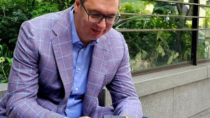 Aleksandar Vučić objavio fotografiju dok gleda meč Srbija - SAD, komentari su čista komedija