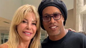 Ronaldinha optužuju da je uslikao 72-godišnjakinju golu ispod tuša, ona sada sve objasnila