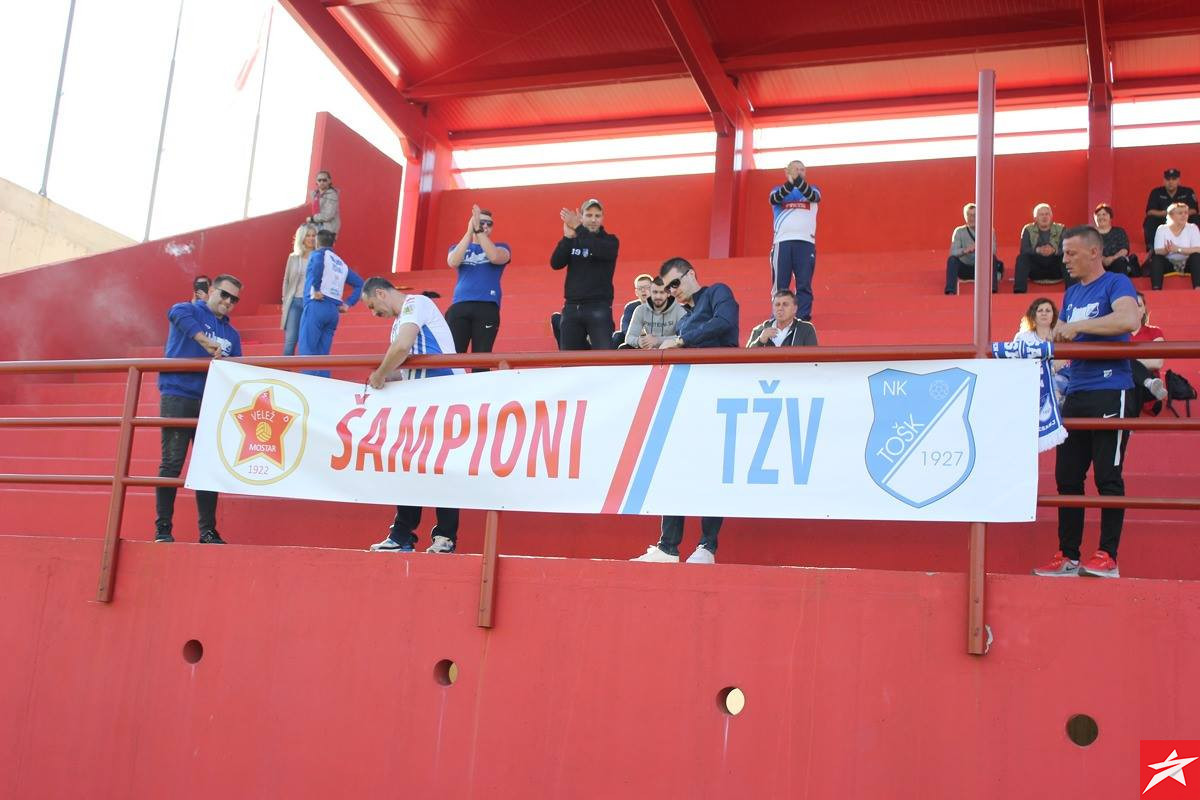 Navijači TOŠK-a u Mostaru podržali Velež: "Šampioni!"