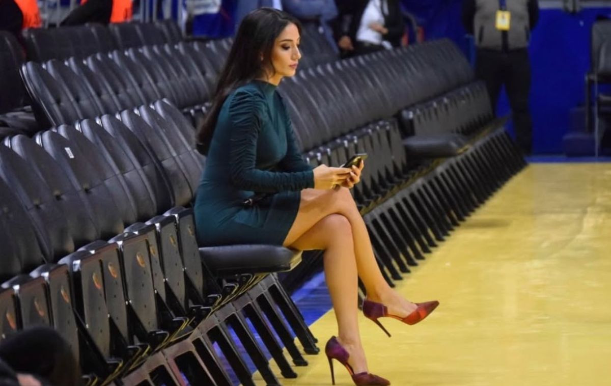 Cijela Arena se okreće za njom: Najljepša novinarka Eurolige stigla u Beograd