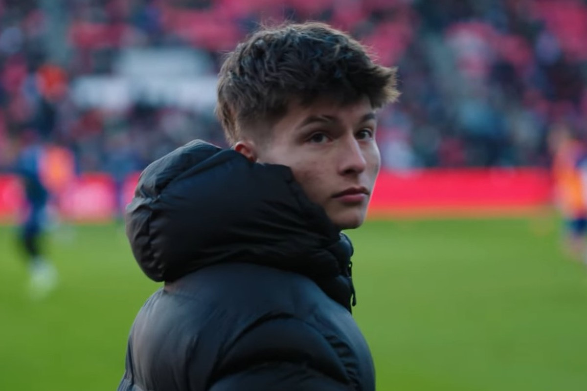 Esmira Bajraktarevića dočekalo ugodno iznenađenje na tribinama na prvom treningu PSV-a Esmira Bajraktarevića dočekalo ugodno iznenađenje na tribinama na prvom treningu PSV-a