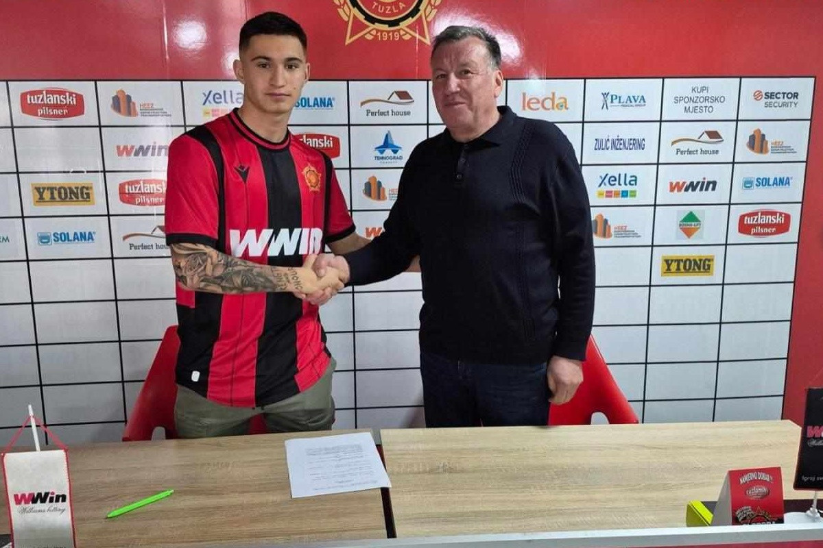 Talentovani 19-godišnjak predstavljen na Tušnju: Aleksa Raca novi igrač FK Sloboda Talentovani 19-godišnjak predstavljen na Tušnju: Aleksa Raca novi igrač FK Sloboda