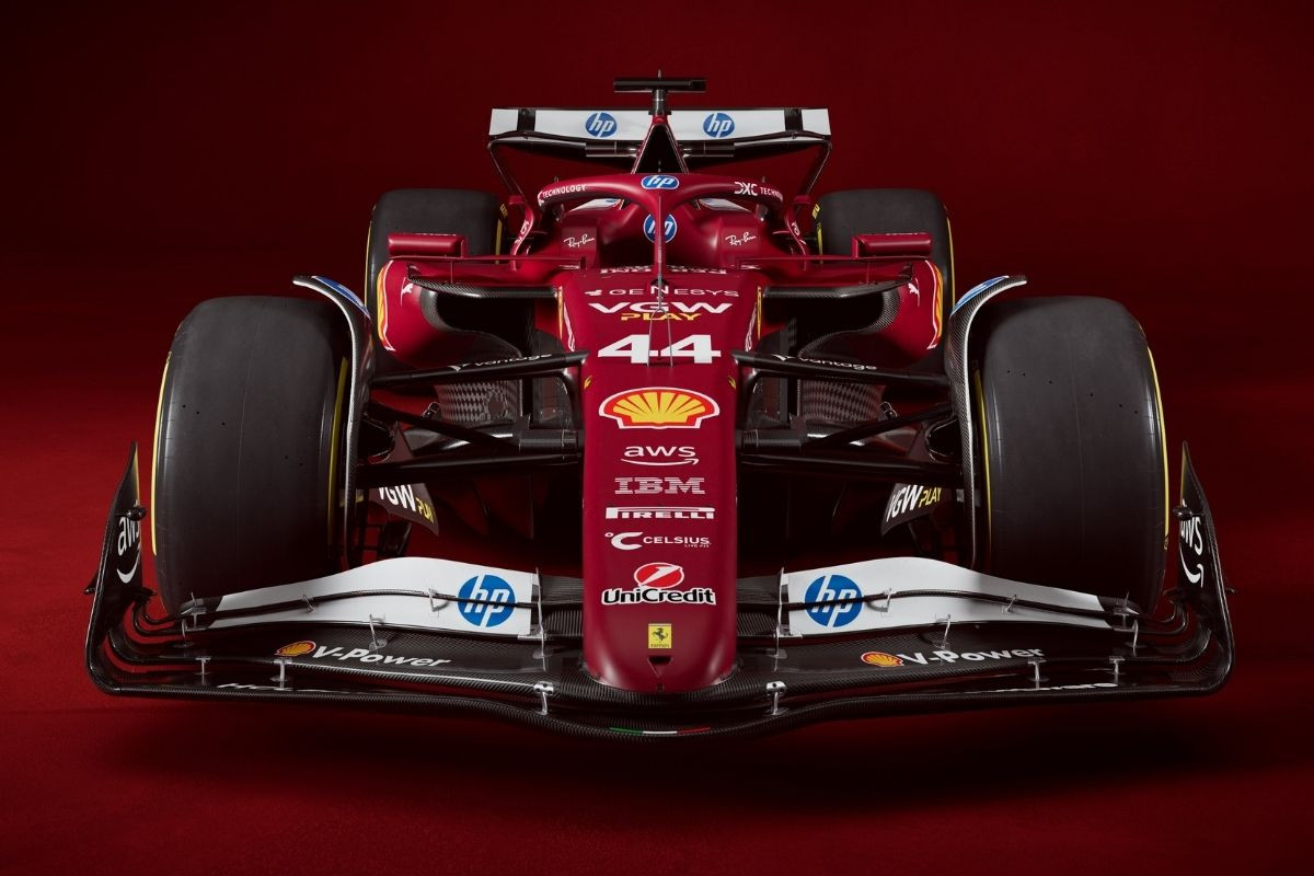 Tifosi u ekstazi: Nova nijansa crvene boje za početak Hamiltonove ere u Ferrariju Tifosi u ekstazi: Nova nijansa crvene boje za početak Hamiltonove ere u Ferrariju