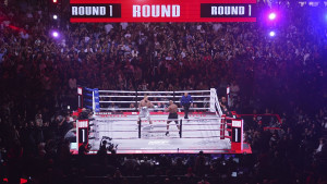 Nije mu ovo u životu trebalo: Mike Tyson izgubio od Jakea Paula!