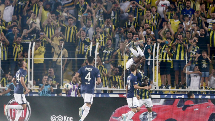 Fenerbahče petardom otvorio novu sezonu, domaći tim dobio tri penala u periodu od 18 minuta