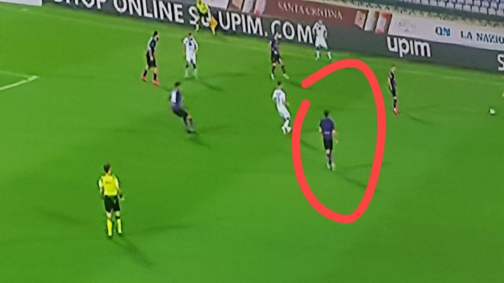 Fudbaler Fiorentine sinoć zaigrao bez broja na dresu, razlog je bizaran