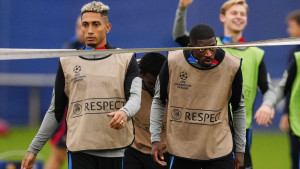 Xavi pred najtežom odlukom: Jedan mora otići, ali koji?!