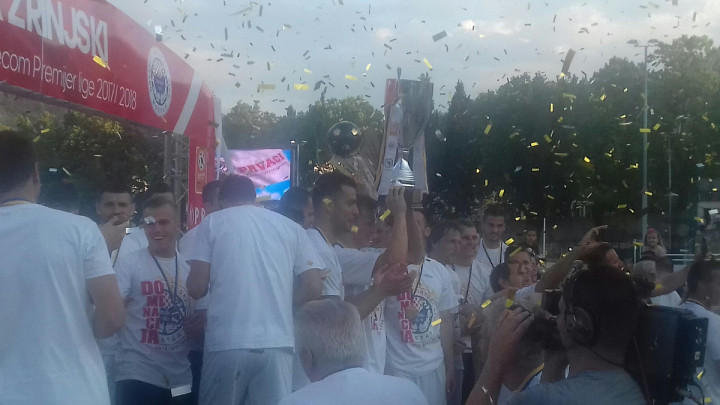Zrinjskom uručen šampionski pehar