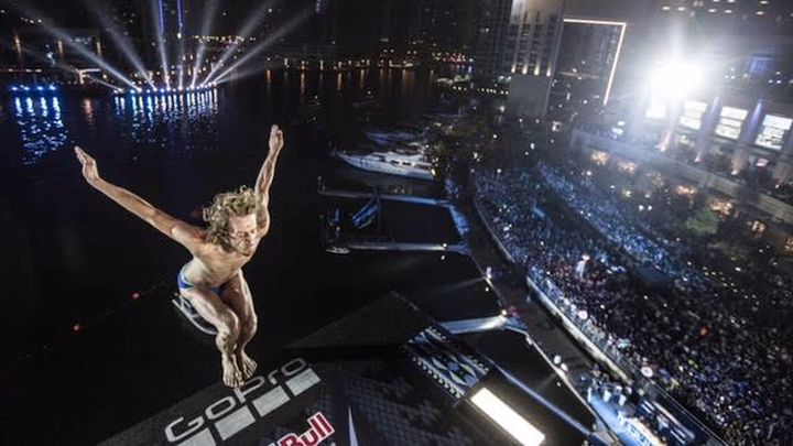 Red Bull Cliff Diving: Spektaklom u Dubaiju završena sezona